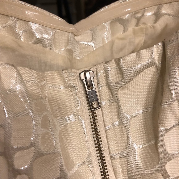 American Eagle...Strapless lil Beauty - Picture 4 of 5